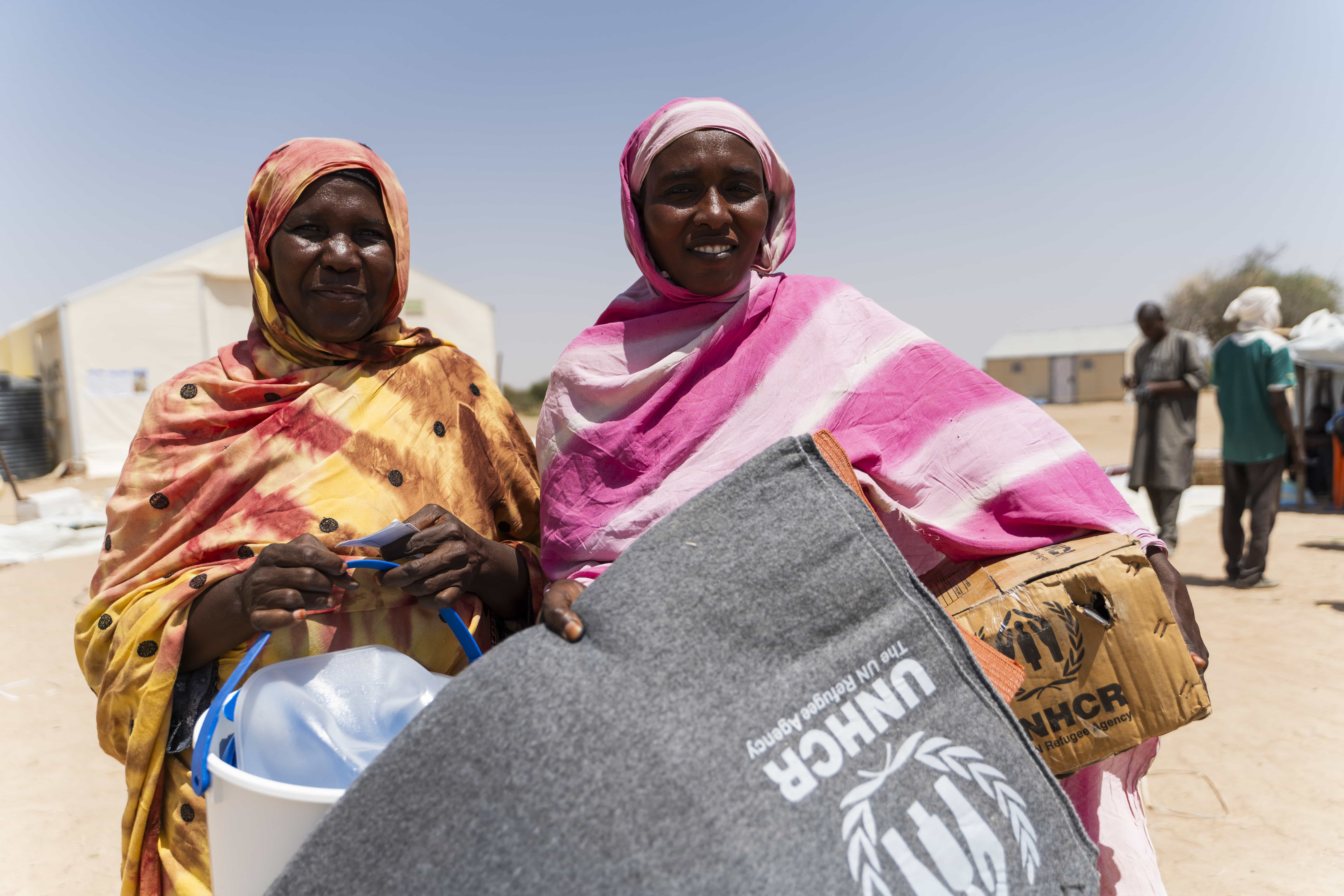 UNHCR is providing Sudanese refugees with relief items including blankets, water jerry-cans and hygiene kits.  